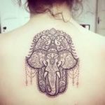 tatuaje espalda mano de fatima elefante